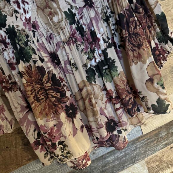 Floral Plus Size Blouse - Picture 4 of 5